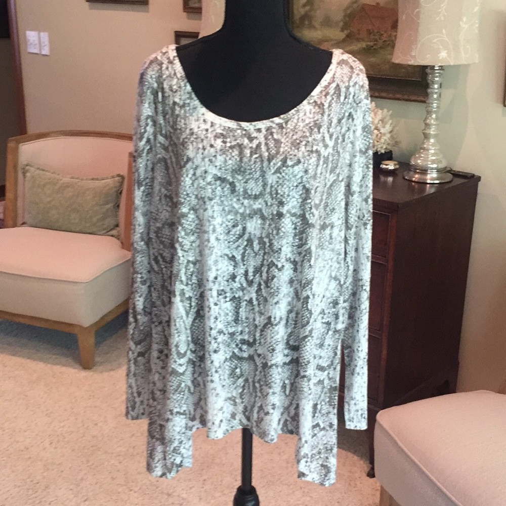 Gray snake print top
